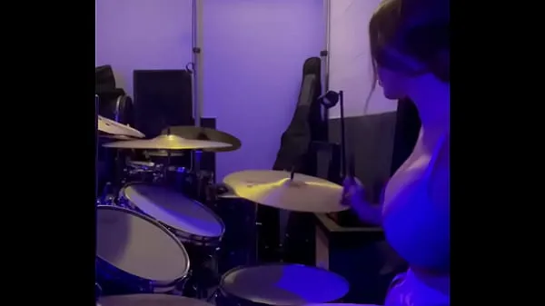 Hotte Felicity feline drumming boobies bouncing spectacular varme film