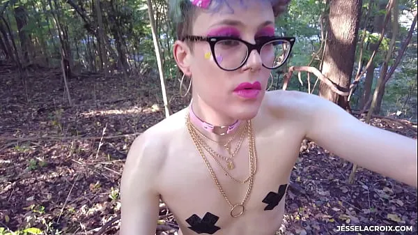 Femboy naked and oiled up in the woods - ASS FUCK and PISS Filem hangat panas