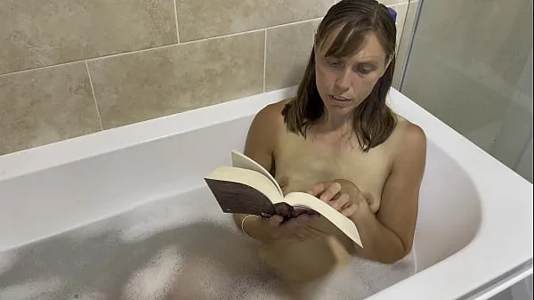 Vroči PATTERN PASSION" - This is a series of reading erotica books whilst being in the nude. I am in the bath enjoying the bubbles whilst reading topli filmi