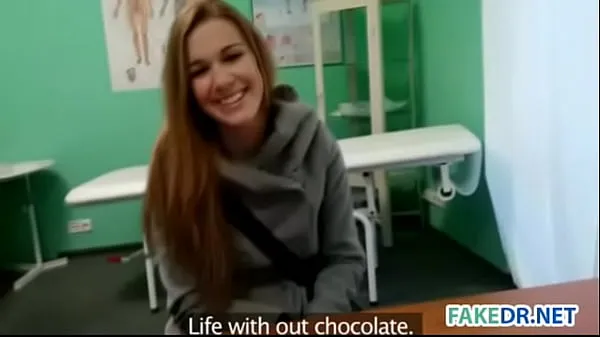 Brunette teen fucks in a fake hospital Film hangat yang hangat