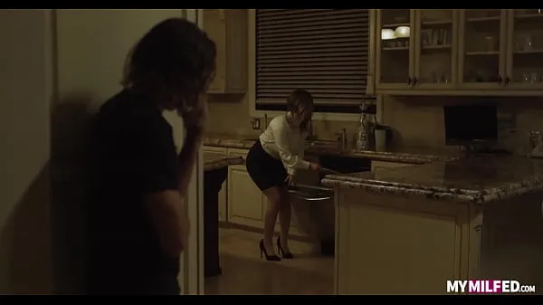 ภาพยนตร์ยอดนิยม Kayley Gunner In Mothers in Law Episode 2 เรื่องอบอุ่น