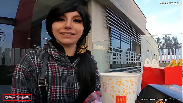 Hotte Youtuber goes to fast food and ends up fucking varme filmer