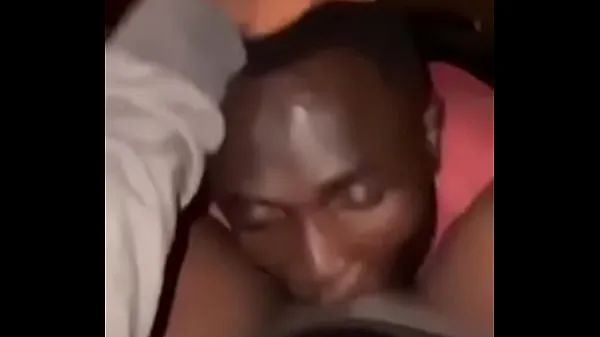 Películas calientes Man eats African sugar mama pussy cálidas
