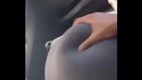 Ebony milf gets throat fucked in car Film hangat yang hangat