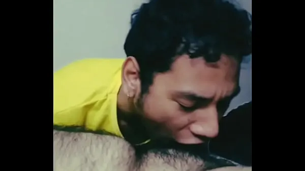 Hotte Savoring this hairy daddy's cock with some good blowjobs varme film