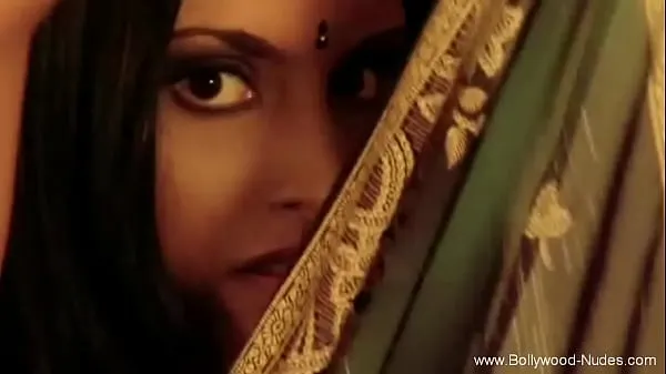 Indian Princess Exposes Her Body Filem hangat panas