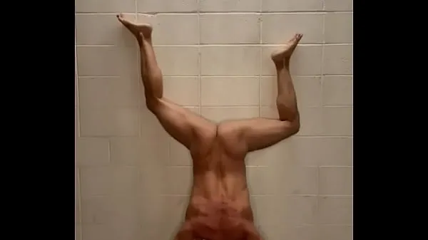 Hotte Naked Yoga Handstands with Defiant Again varme filmer