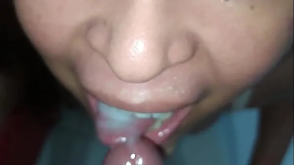 Heta I catch a girl masturbating with a dildo when I stay in an airbnb, she gives me a blowjob and I cum in her mouth, she swallows all my semen very slutty. The best experience varma filmer