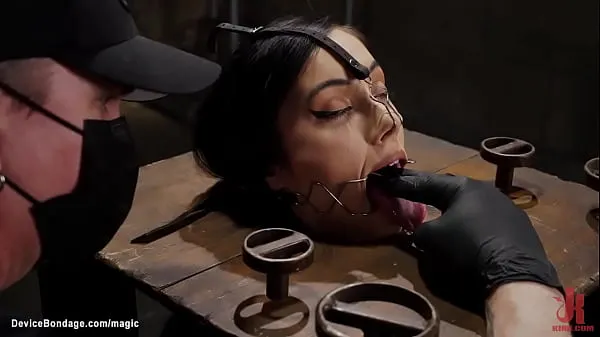 Sıcak Slave in bondage cube pussy vibrated Sıcak Filmler