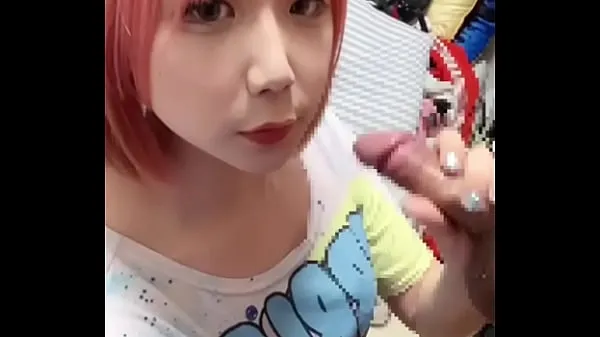 Hotte Pink haired shemale blows and gets facialized varme filmer
