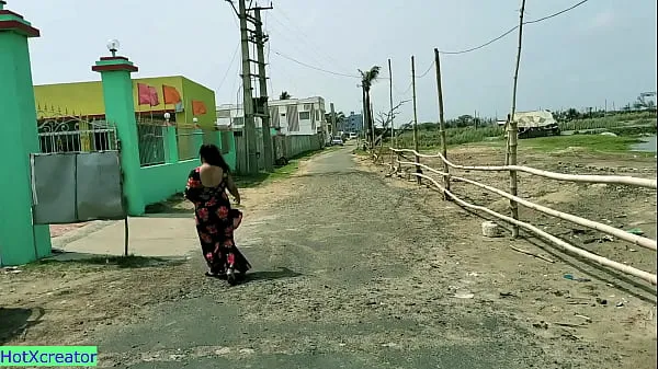 뜨거운 Indian beautiful Milf bhabhi fucking for money at sea beach resort 따뜻한 영화