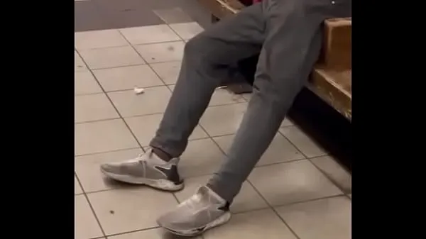 Menő Homeless at subway meleg filmek