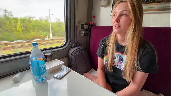 Gorące Married stepmother Alina Rai had sex on the train with a strangerciepłe filmy