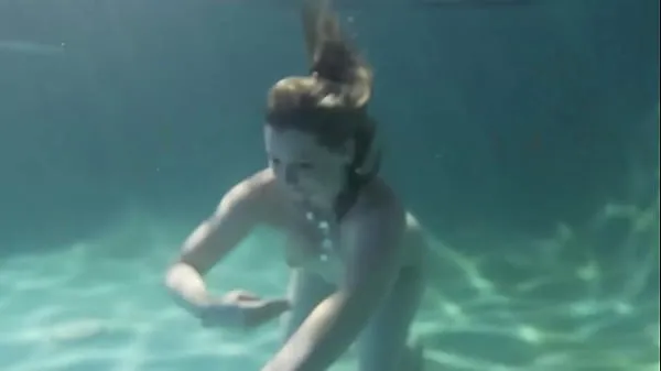 热Naked Nympho Sunny Lane shows off her pretty pussy underwater while sucking your throbbing hard cock in the pool, her bare body completely soaked! Full Video & Sunny Lane Live温暖的电影
