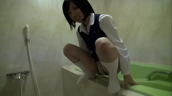 Hotte Middle 3 will show you pee for the first time ..." A large amount of piss overflowed by honor student virgin varme film