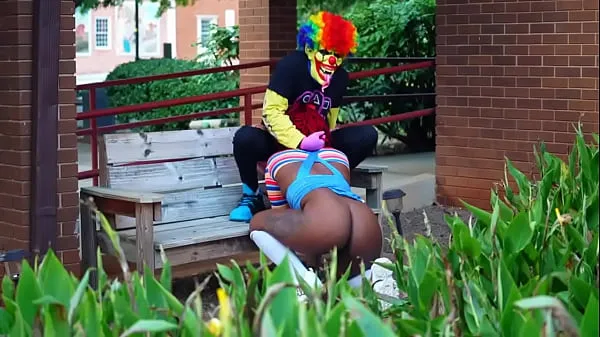 گرم Chucky “A Whoreful Night” Starring Siren Nudist and Gibby The Clown گرم فلمیں