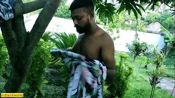 뜨거운 Desi Bengali outdoor sex! with clear Bangla audio 따뜻한 영화