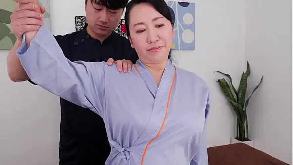 A Big Boobs Chiropractic Clinic That Makes Aunts Go Crazy With Her Exquisite Breast Massage Yuko Ashikawa Filem hangat panas