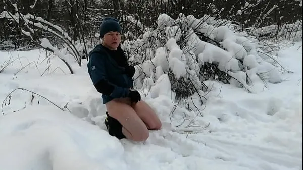Hot The guy masturbates in the winter on skis with a dildo and cums warm Movies