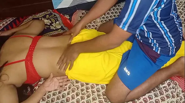Películas calientes Joven se folla a la mamá de su amigo después del masaje XXX Neelima cálidas