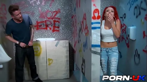 Cock Hungry UK Redhead Billie Rai Fucked Hard in a Public Washroom Film hangat yang hangat