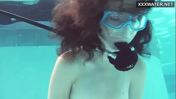 Hotte French girl Emi Serene swimming nude varme film