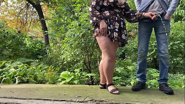 Žhavé Stepmom knows exactly what she is doing with my dick on the street žhavé filmy