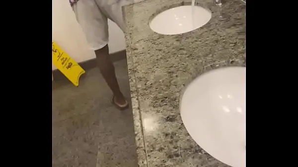 Quente Mocking Stranger in Mall Bathroom After Movie Filmes quentes