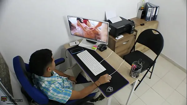Boss fucks his employee in his office and is discovered by his other employee PART 1 Film hangat yang hangat