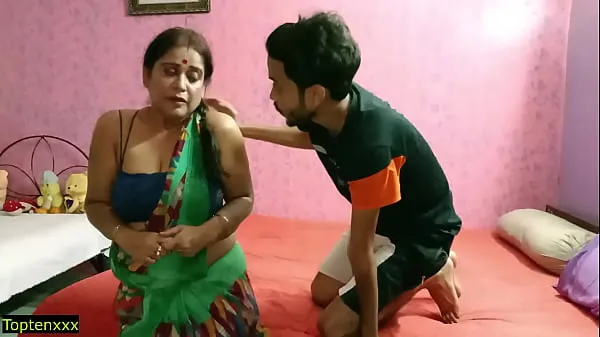 Film caldi Sesso indiano con una giovane donna hot XXX con una bellissima zia! con audio hindi chiarocaldi