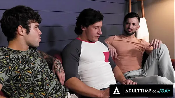 ADULT TIME - Bicurious Dalton Riley Lets Gay Best Friends Seduce Him Into Threesome! FIRST BAREBACK Film hangat yang hangat