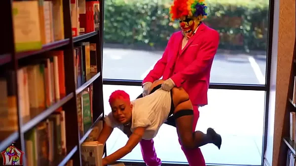 Film caldi Gibby The Clown sbatte Jasamine Banks in una libreriacaldi
