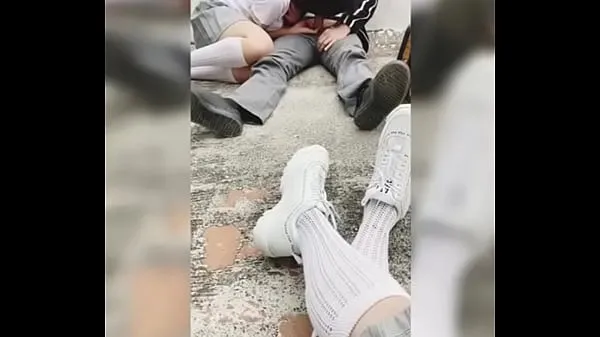 MEILLEURS AMIS Des étudiants salopes de l'école technique ont enregistré en train de sucer la bite d'un mec et de baiser à l'école! Écolière mexicaine amateur baise en public, étudiant Films chauds