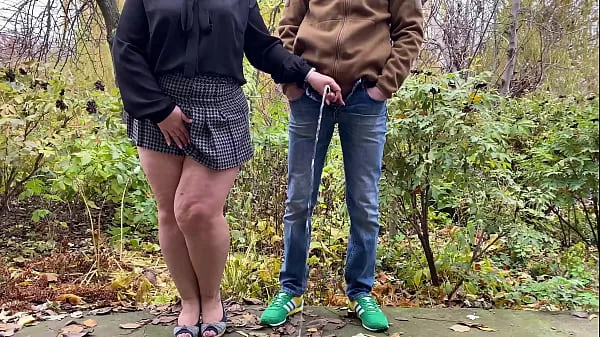 Menő Fat MILF in short teen skirt holding my dick while I pee meleg filmek