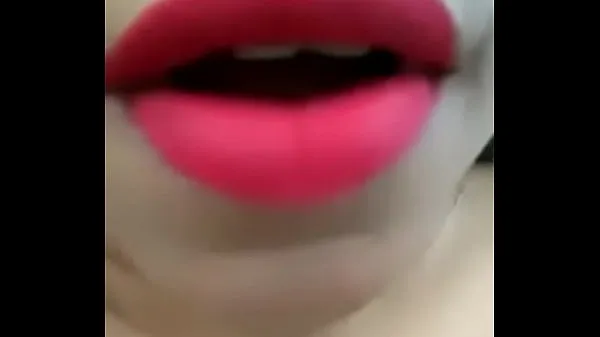 热Seduce by red lips温暖的电影