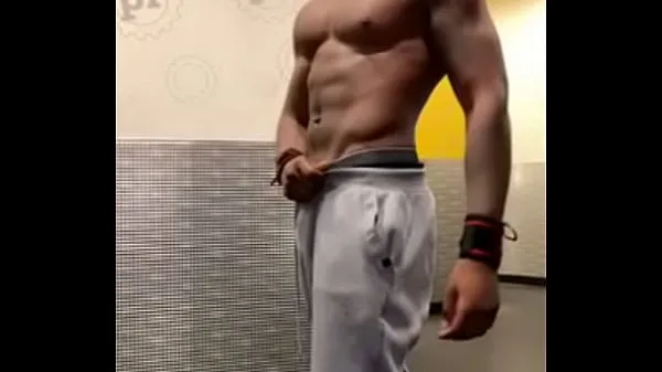 Hot Handsomedevan hits the gym warm Movies