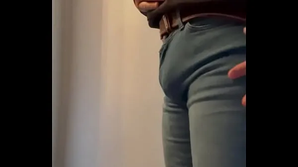 Hotte Jerking my cock Nice bals in leather underware and jeans varme film