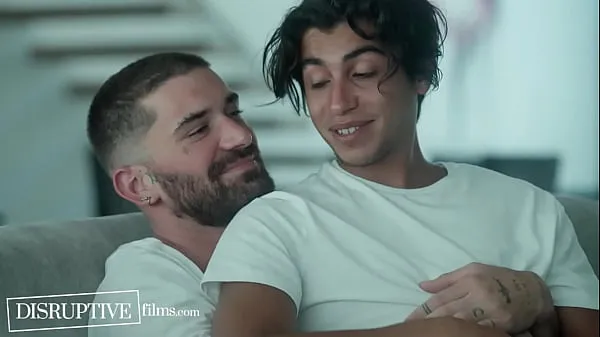 Hotte Chris Damned Goes HARD on his Virgin Latino Boyfriend - DisruptiveFilms varme filmer