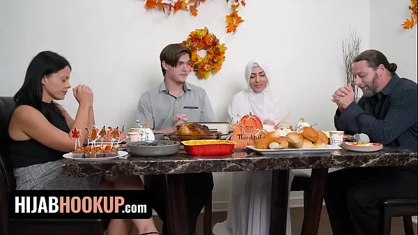 Muslim Babe Audrey Royal Celebrates Thanksgiving With Passionate Fuck On The Table - Hijab Hookup Film hangat yang hangat