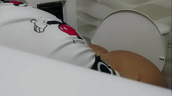 Hot CATCHING MY STEPMOM'S BEAUTIFUL ASS IN THE BATHROOM warm Movies