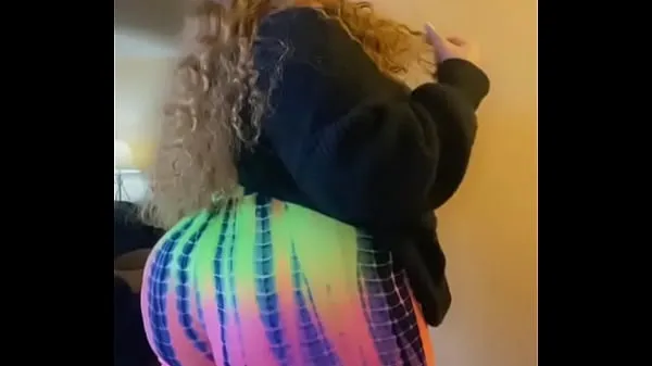 Hot Allison been mobn wiggles her big butt so you can cum staring at it warm Movies