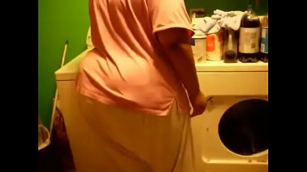 Hotte Big Ass Booty Light Skinned Amateur Doing The laundry varme film