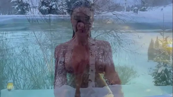 Vroči Monika Fox Gives Winter Quick Blowjob And Masturbates In Nature Surrounded By Snow topli filmi