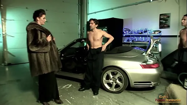 Žhavé Busty brunette chick pays for a car repair with her holes žhavé filmy