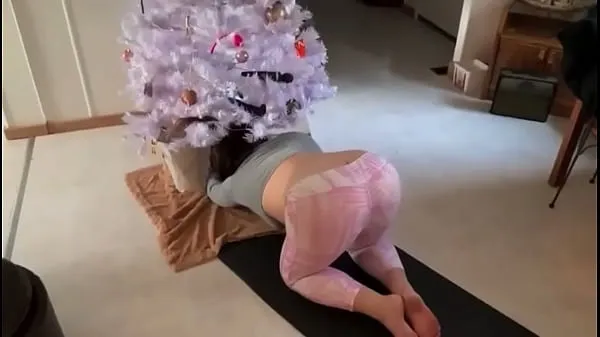Hete Freeuse for Continuous Cumming while Stuck under the XXXmas Tree! GloryHo Present takes lots of loads during Cum Covered Fucking warme films