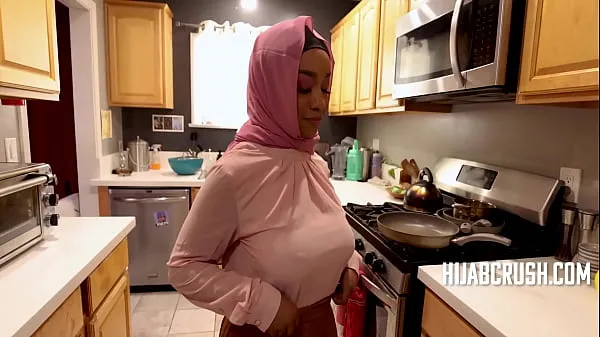 Kuumia Curvy Ebony In Hijab Rides Like A Pro- Lily Starfire lämpimiä elokuvia
