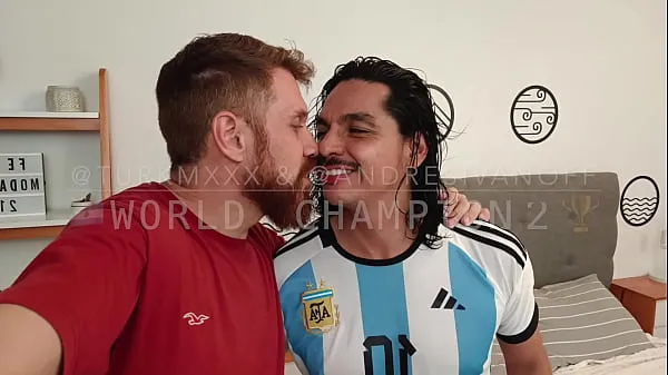 Hotte WORLD CHAMPION and celebrate Argentina is World Champion. Blowjobs , feet fetish ?, kissing , and CUM in the part 2 varme film