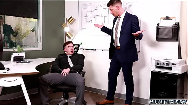 Sıcak Trevor Brooks got office anal fuck with his boss Jordan Starr. Trevor is In the office, he soon notices that he's the only one around, he pulling his cock Starr, happens by and catches him Sıcak Filmler