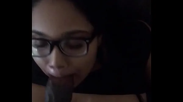 Hotte girl with glasses sucked my soul out varme filmer
