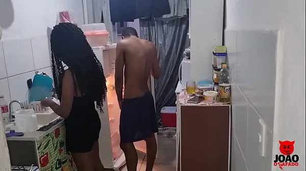 Husband wakes up with fire in his dick and catches his wife in the kitchen and lifts her on his lap and fucks her all over until she fills her pussy with cum Filem hangat panas